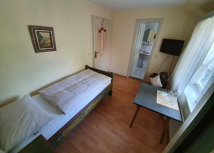 Zur Alten Fuhrmanns-schaenke Hotel *